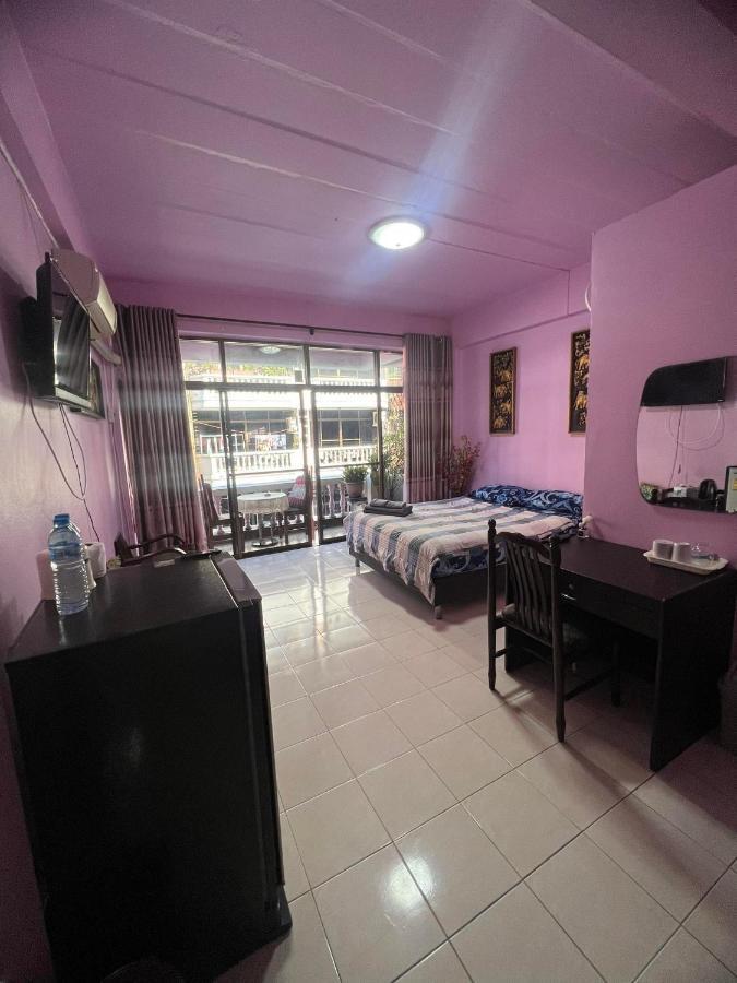 Soetnos Hotel Pantai Jomtien Bagian luar foto