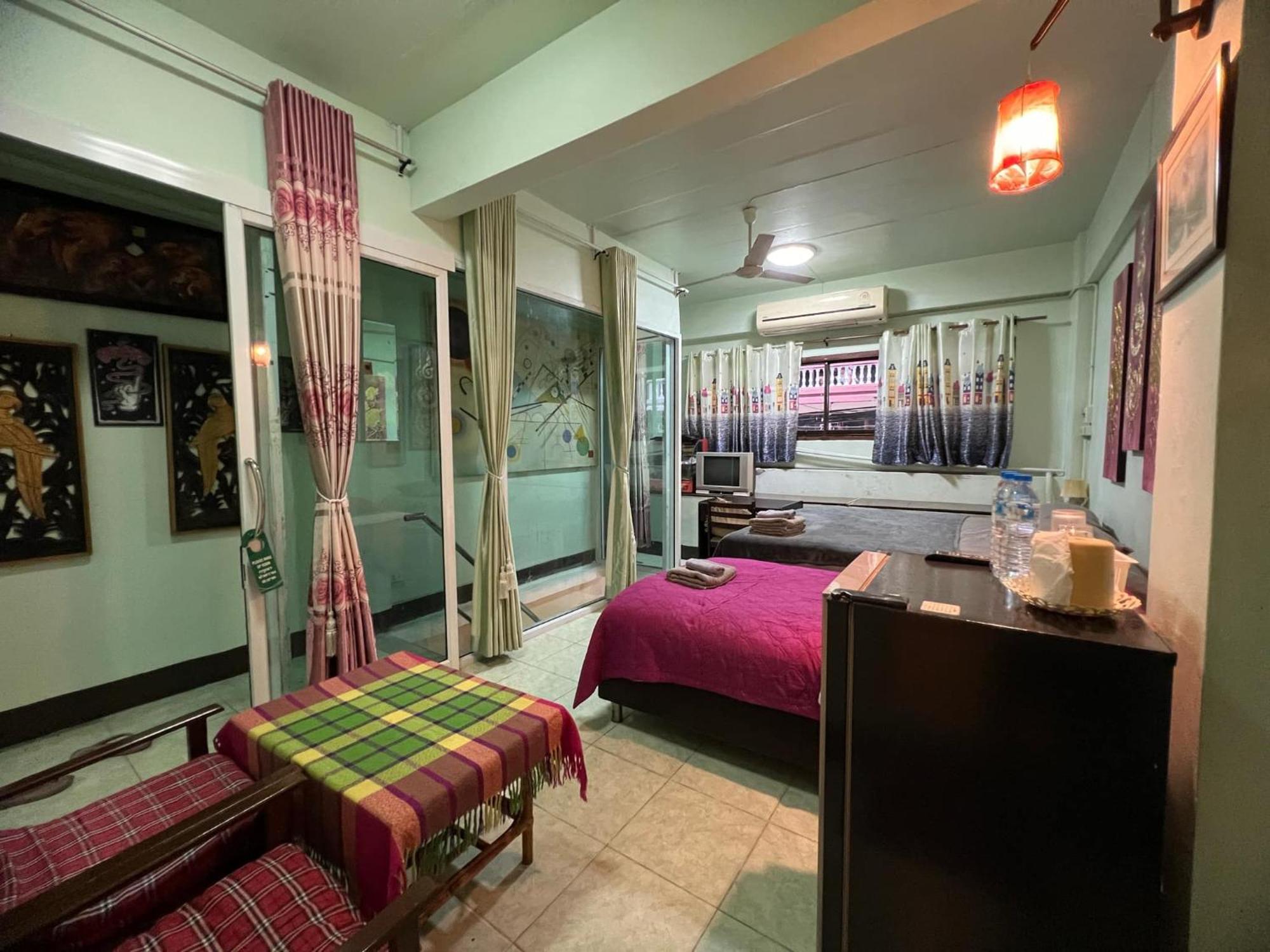 Soetnos Hotel Pantai Jomtien Bagian luar foto